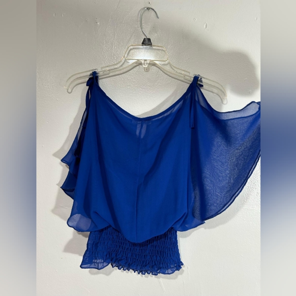 Royal blue size small shirt.